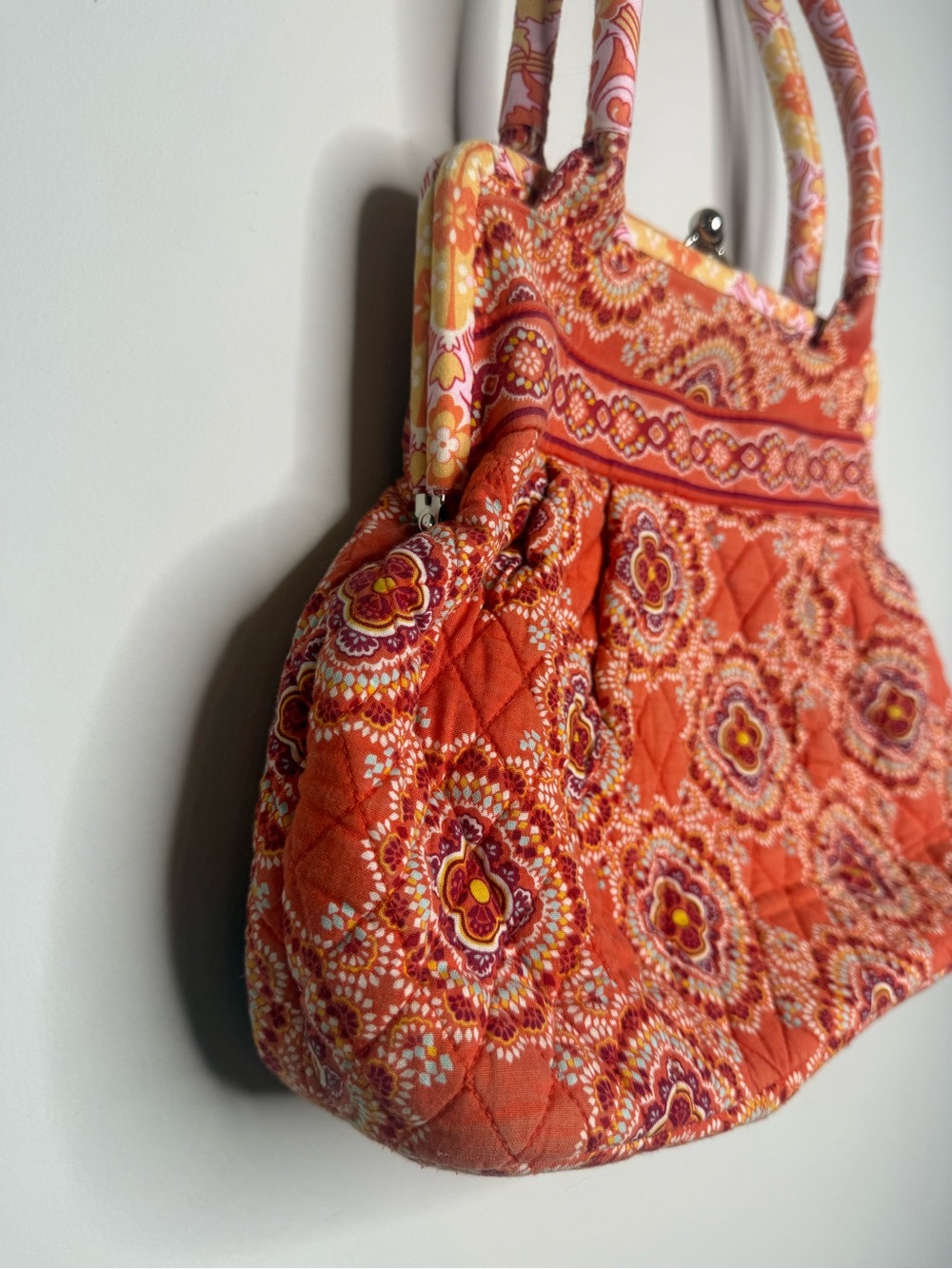 Vera Bradley Alice in Paprika kiss lock shoulder bag - Picture 2 of 11